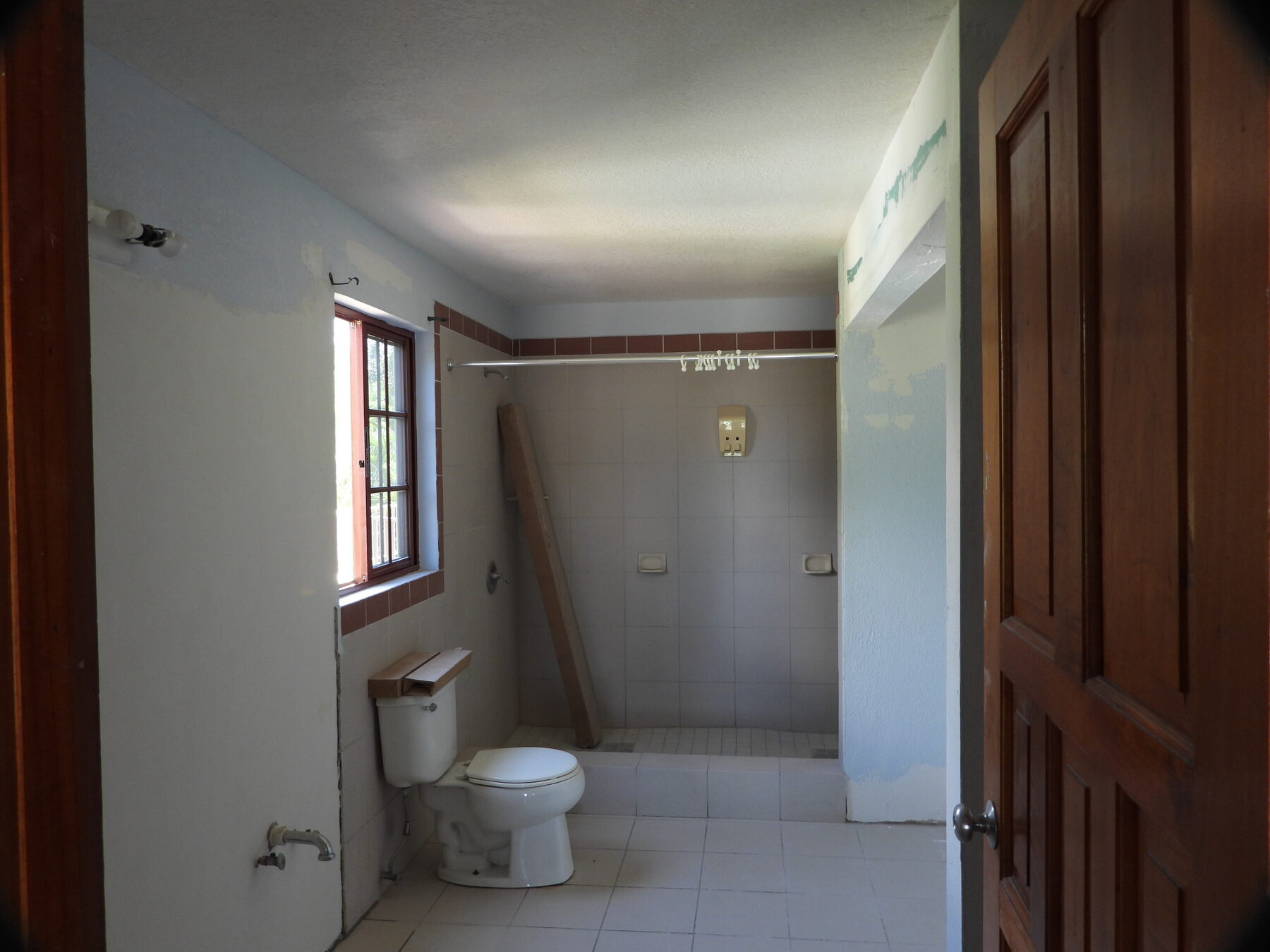 Hotel bathroom before renovation